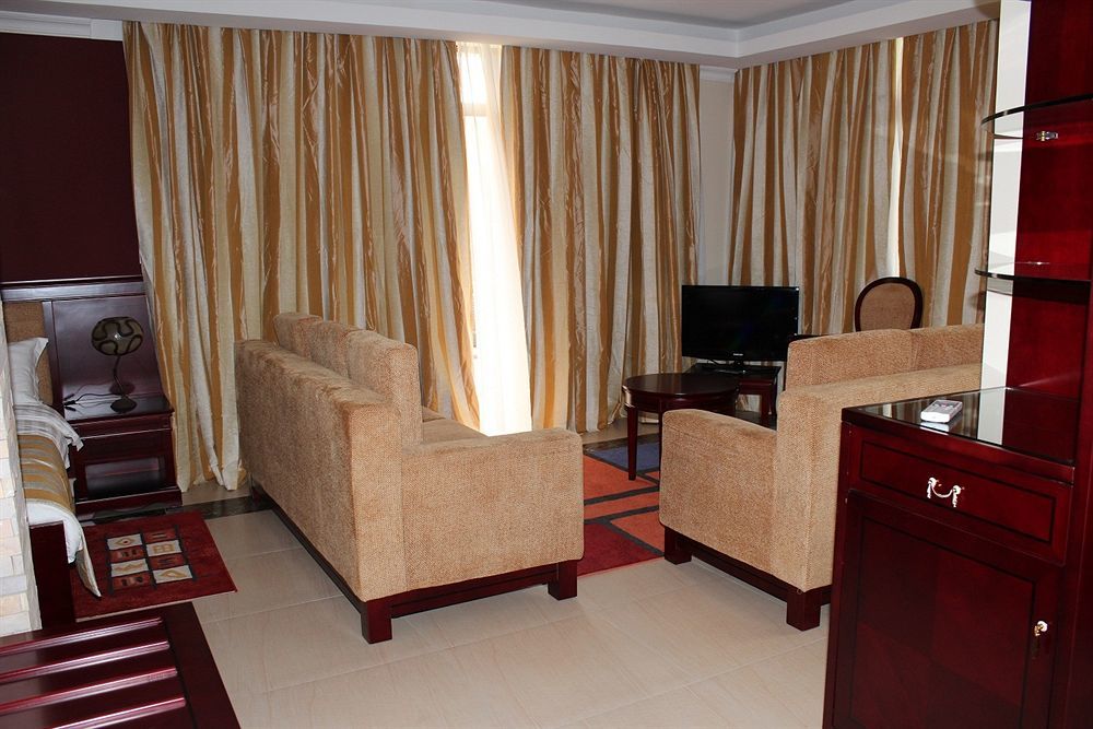 Roca Golf Hotel Bujumbura Esterno foto
